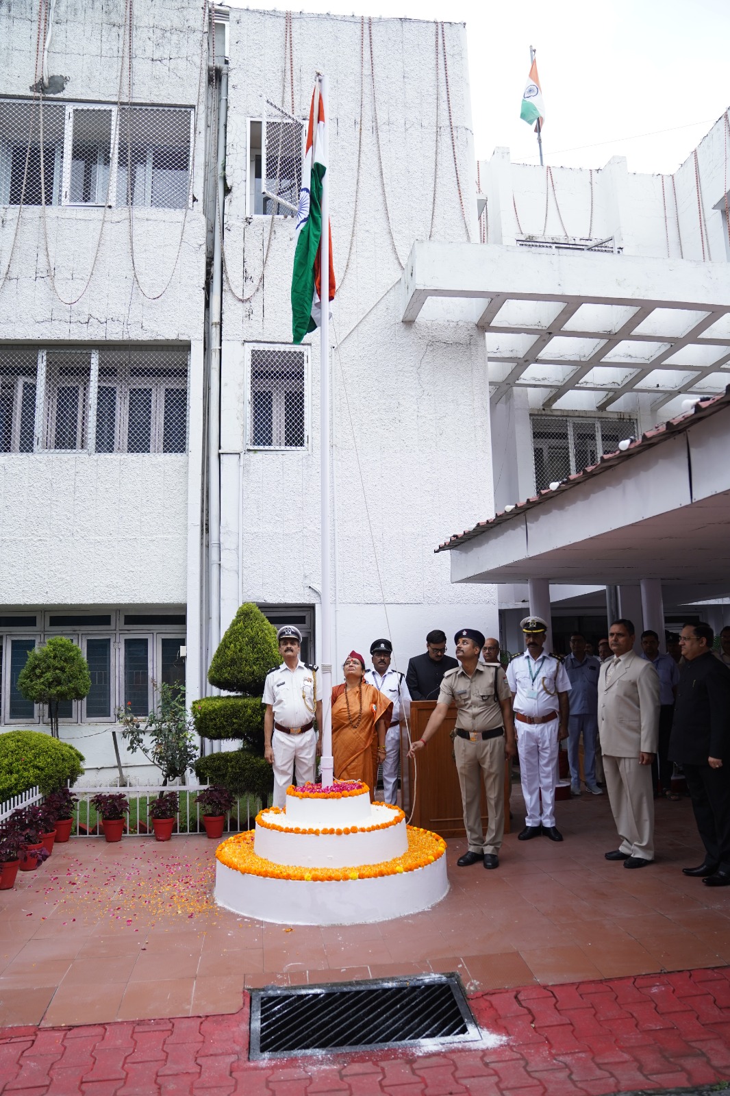 विधानसभा अध्यक्ष ऋतु खण्डूडी ने ध्वजारोहण कर प्रदेशवासियों को दी स्वतंत्रता दिवस की शुभकामनाएं